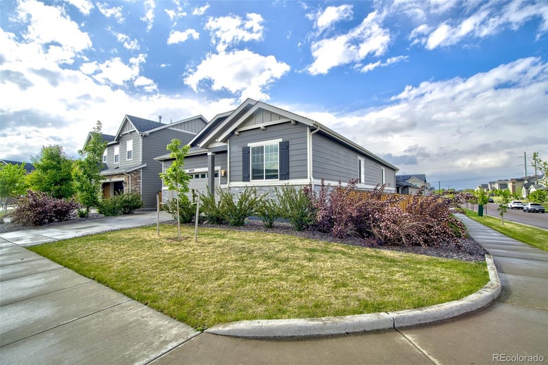 24777 Alamo Pl, Aurora, CO 80016