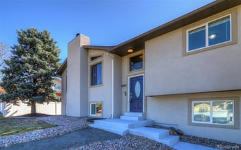 8246 Dover St, Littleton, CO 80128