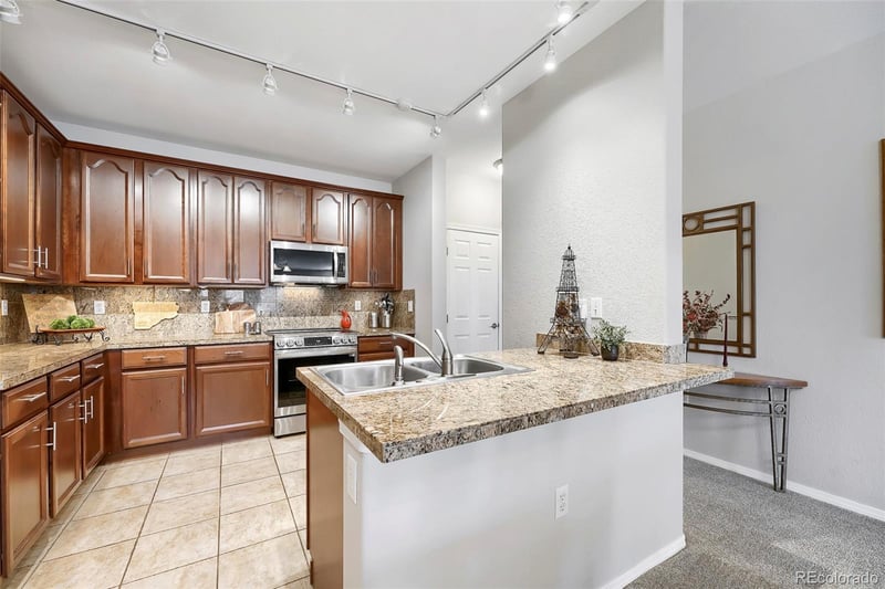 15470 Canyon Rim Dr #202, Englewood, CO 80112