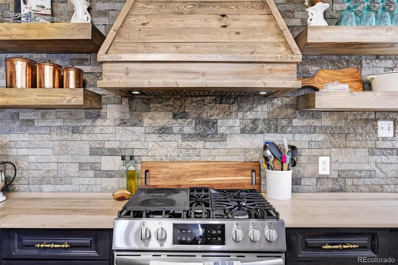 730 Newark St, Aurora, CO 80010