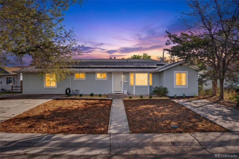 730 Newark St, Aurora, CO 80010