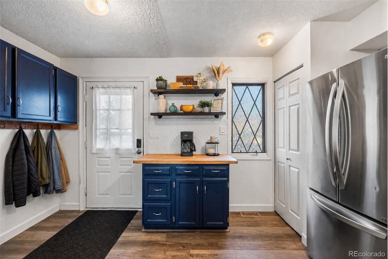 6738 Independence St, Littleton, CO 80128