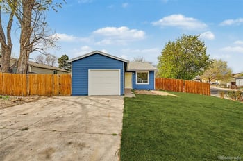 17391 E Layton Dr, Aurora, CO 80015