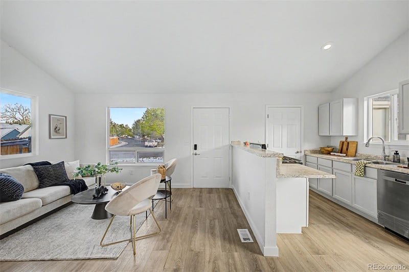 17391 Layton Dr, Aurora, CO 80015