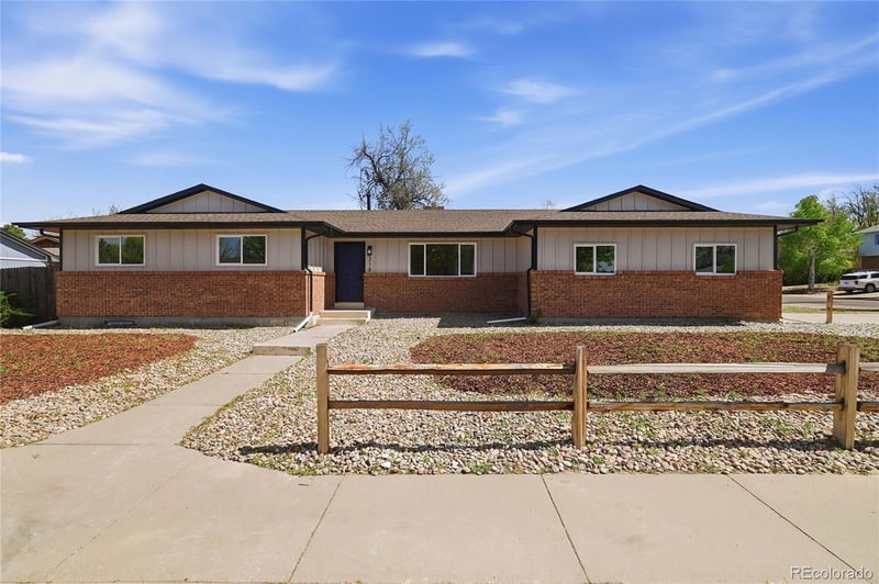 218 Starlite Dr, Pueblo, CO 81005
