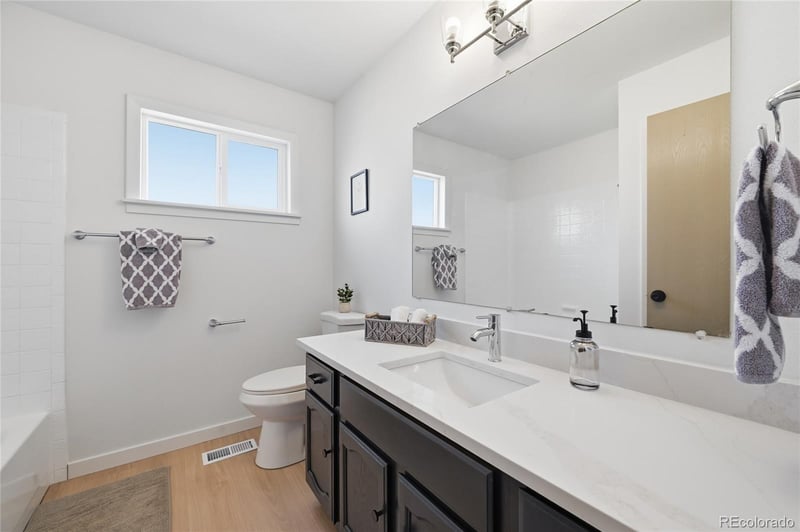 218 Starlite Dr, Pueblo, CO 81005