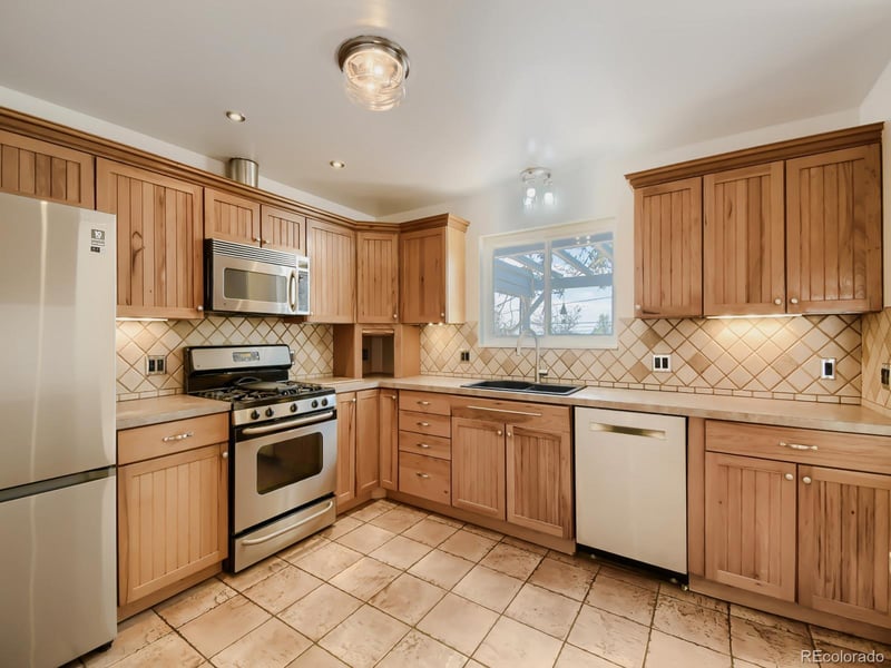 482 Melody Dr, Northglenn, CO 80260