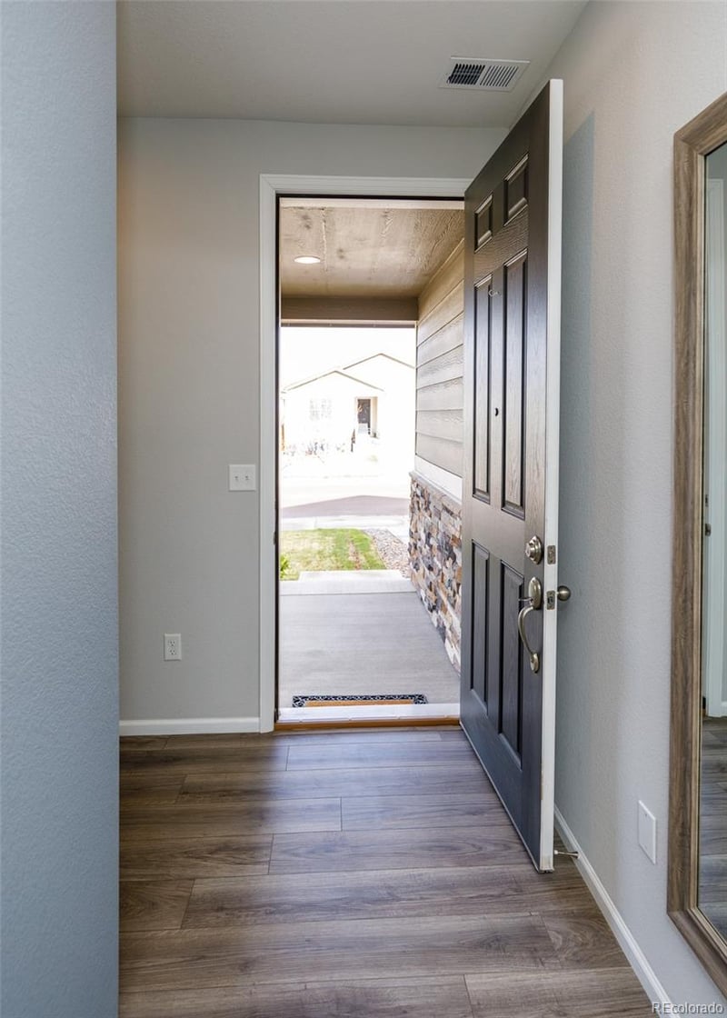 81 Edge Cliff St, Castle Rock, CO 80104