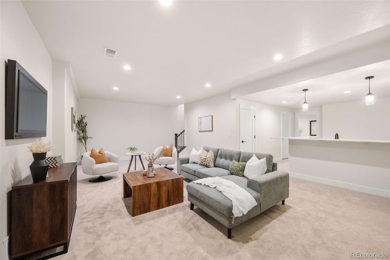 16364 Columbine St, Thornton, CO 80602