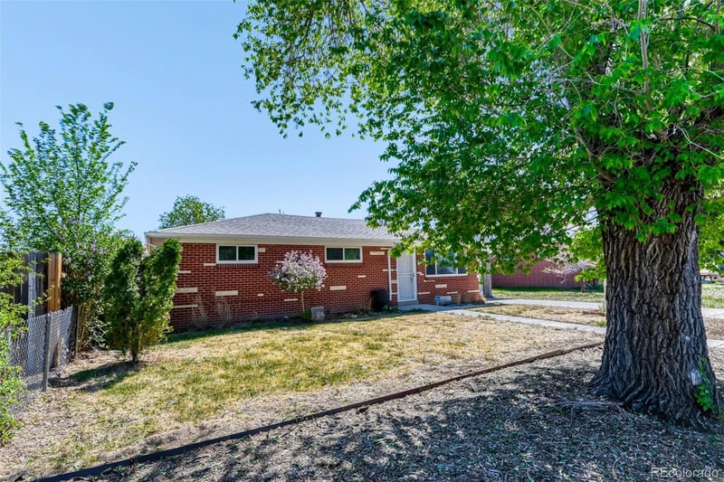 2380 Galena St, Aurora, CO 80010