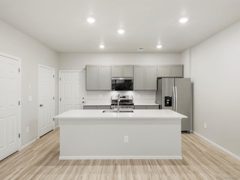 795 Tibet St, Aurora, CO 80018