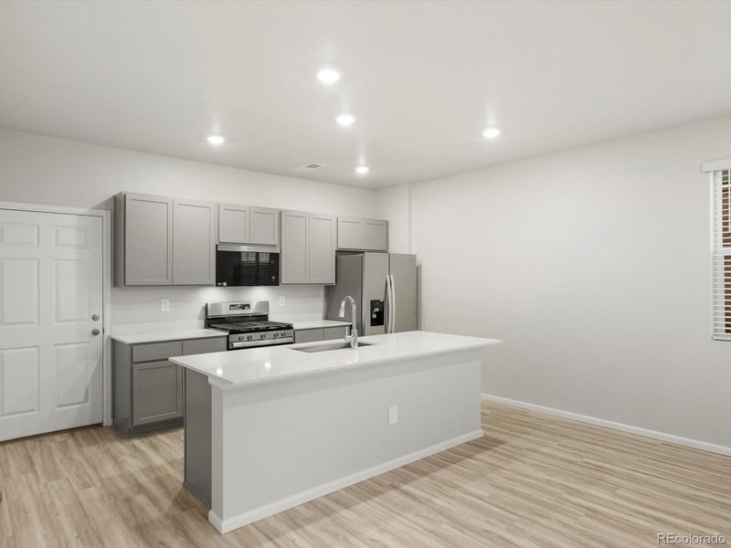 795 Tibet St, Aurora, CO 80018