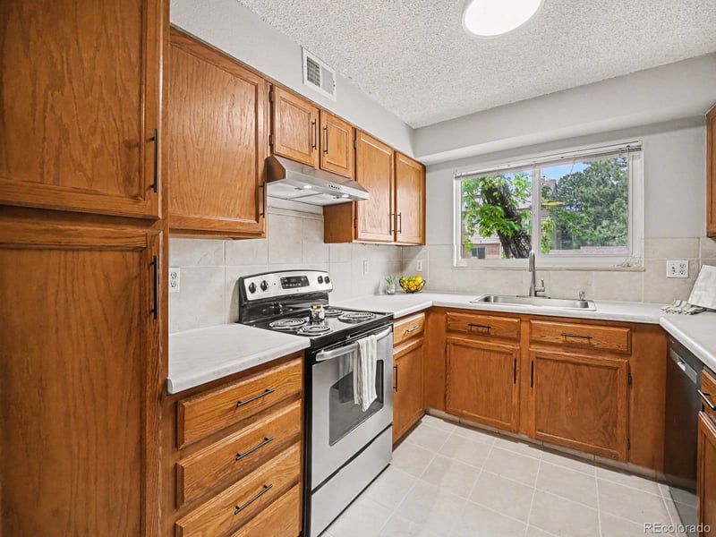 222 Wright St #206, Lakewood, CO 80228