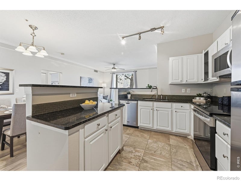 2040 Shamrock Dr, Superior, CO 80027