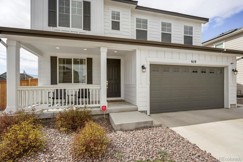 919 Undergrove Way, Aurora, CO 80018