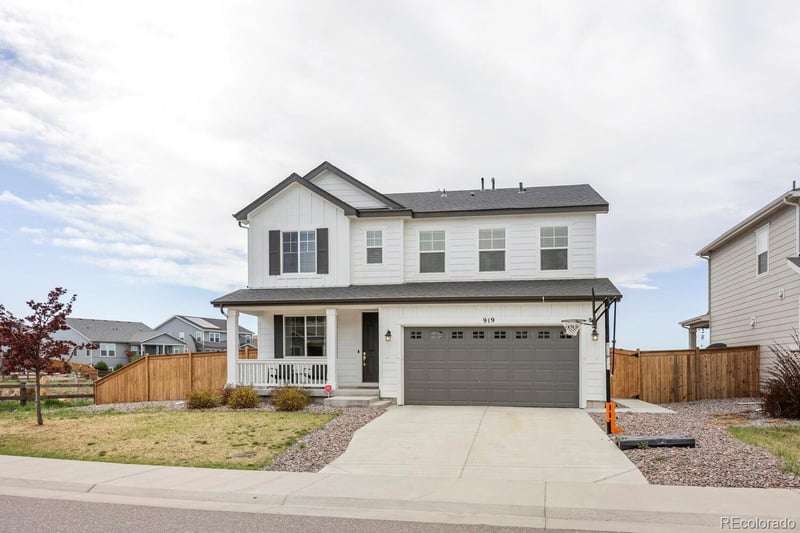 919 Undergrove Way, Aurora, CO 80018