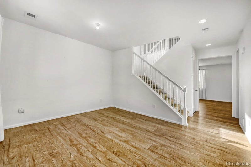 919 Undergrove Way, Aurora, CO 80018