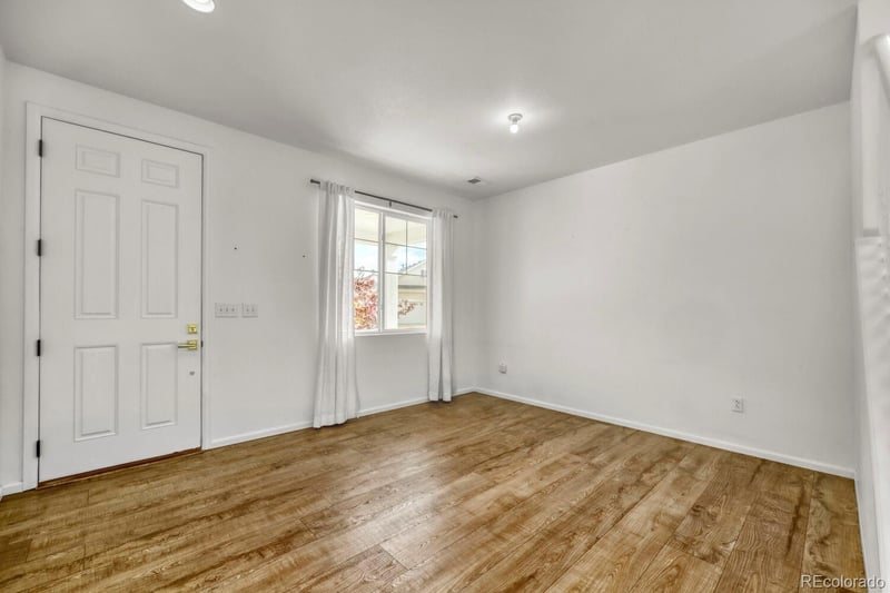 919 Undergrove Way, Aurora, CO 80018