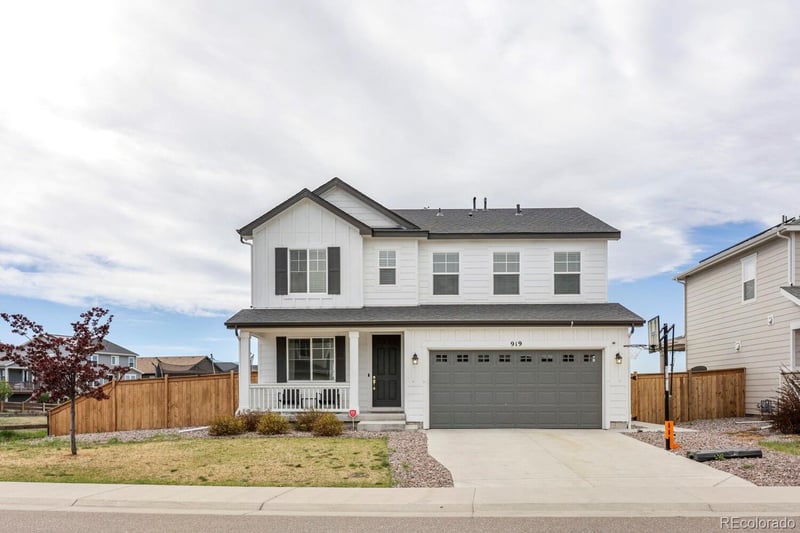 919 Undergrove Way, Aurora, CO 80018