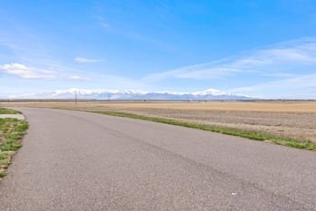 49240 Antelope Dr, Bennett, CO 80102