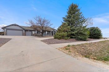 49240 Antelope Dr, Bennett, CO 80102