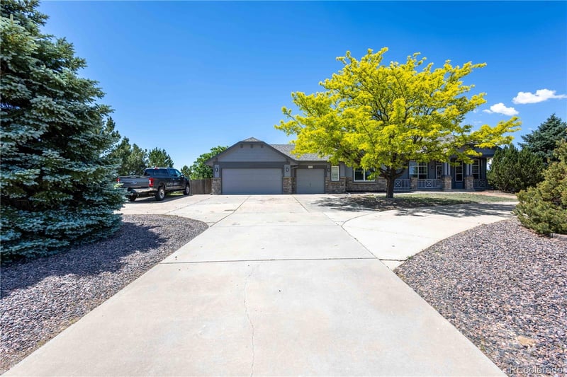 49240 Antelope Dr W, Bennett, CO 80102