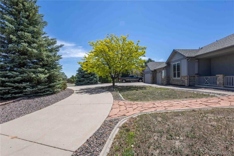 49240 Antelope Dr W, Bennett, CO 80102