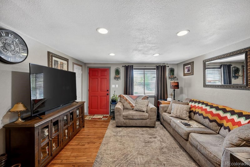 5961 81st Ave, Dupont, CO 80024