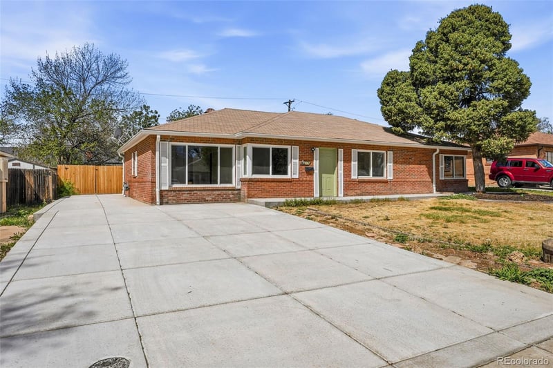 779 Scranton St, Aurora, CO 80011