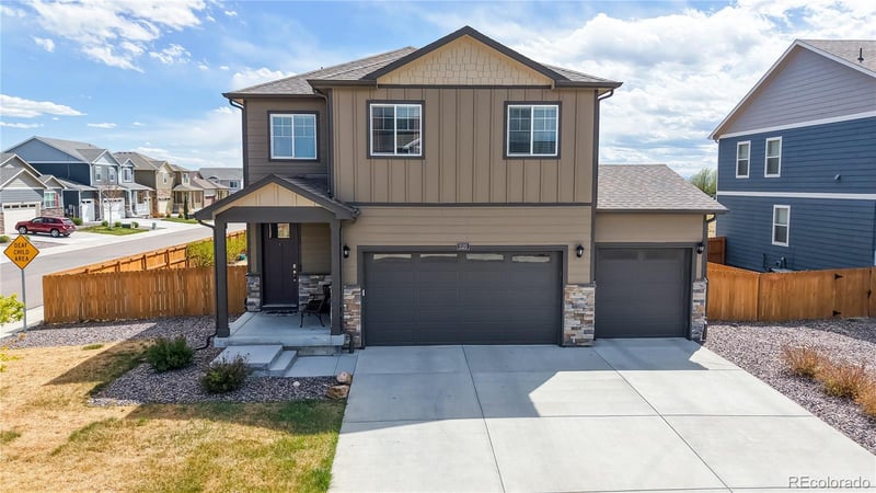 2122 Pineywoods St, Mead, CO 80542