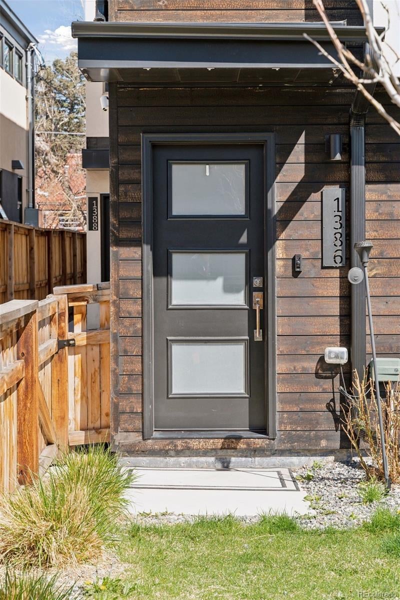 1386 Zenobia St, Denver, CO 80204