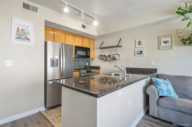 1623 Saint Paul St #402, Denver, CO 80206