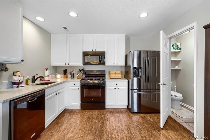 7846 Kittredge Cir, Englewood, CO 80112