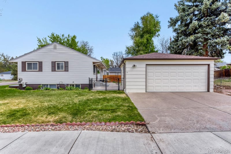 5896 Lakeview St, Littleton, CO 80120