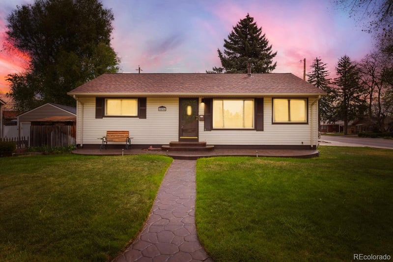 5896 Lakeview St, Littleton, CO 80120