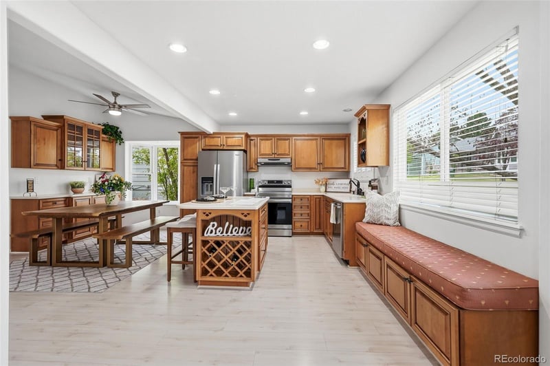 41 Canongate Ln, Highlands Ranch, CO 80130