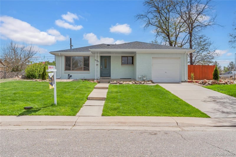 3040 Cimarron St, Aurora, CO 80011