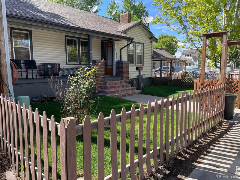 135 Cleveland Ave, Loveland, CO 80537