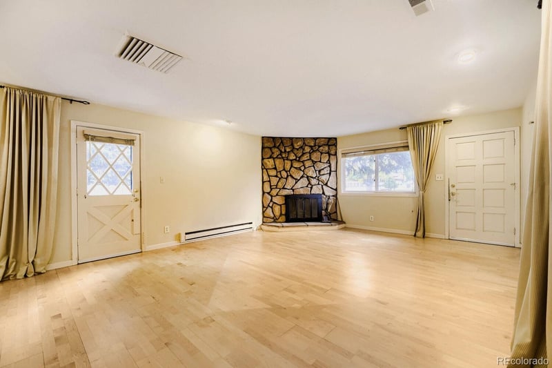 385 Chenango Ave, Englewood, CO 80113