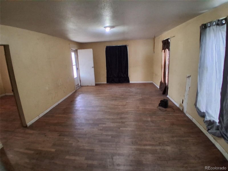 306 8th St, Lamar, CO 81052