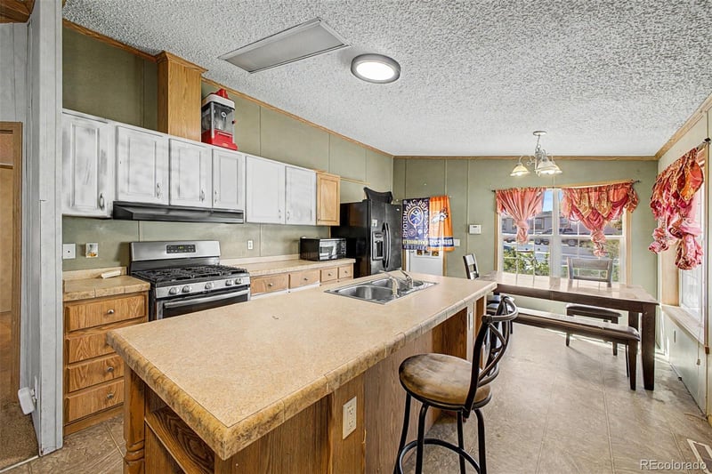 4211 100th Ave, Thornton, CO 80229