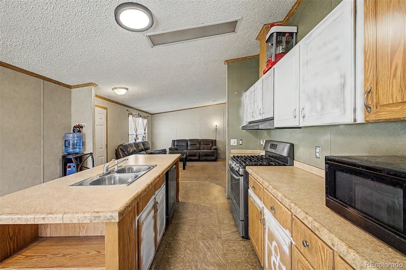4211 100th Ave, Thornton, CO 80229