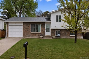 8821 W Stanford Ave, Littleton, CO 80123
