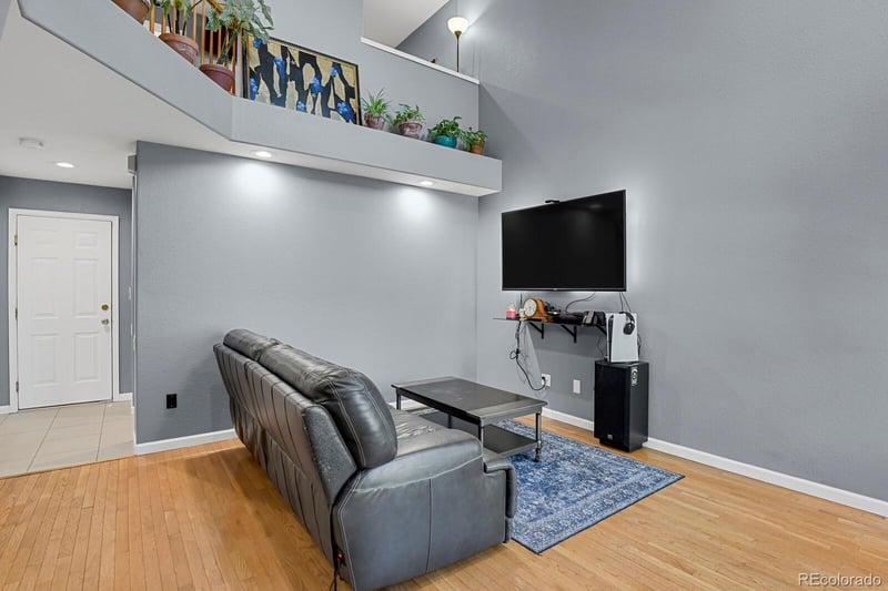 858 Granby Cir, Aurora, CO 80012