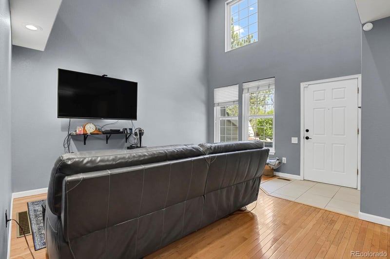 858 Granby Cir, Aurora, CO 80012