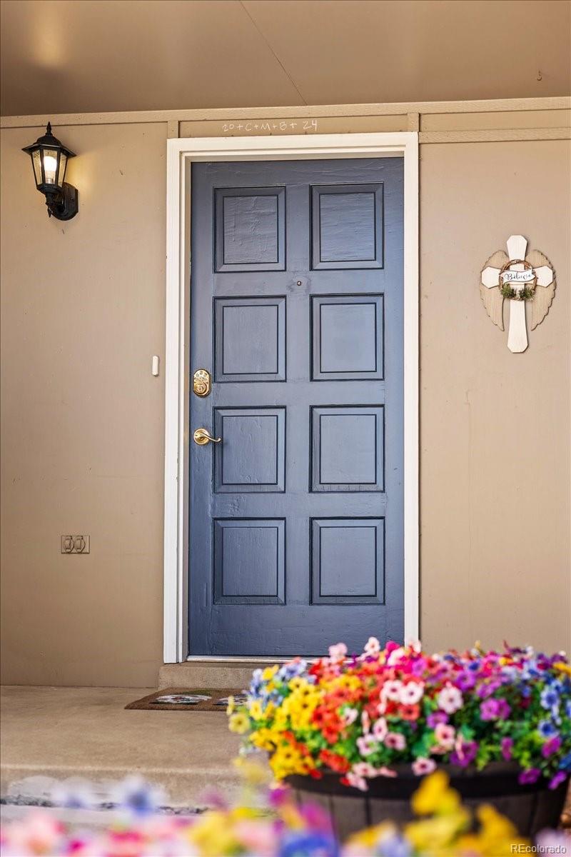 6634 Buffalo Dr, Littleton, CO 80120