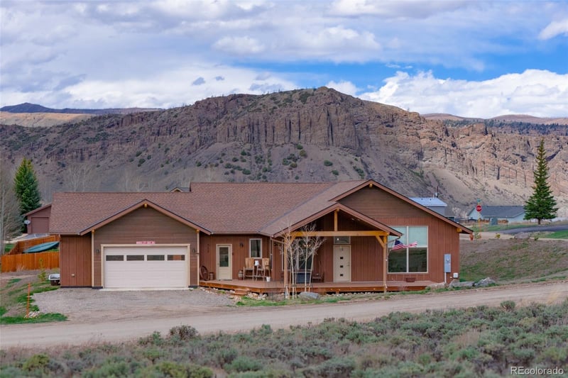 555 Sumner Ave, Hot Sulphur Springs, CO 80451