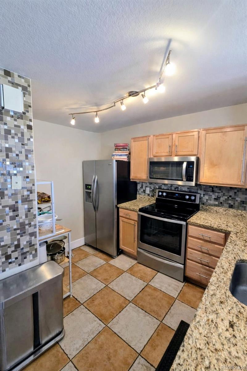 4873 Cornish Ct, Denver, CO 80239