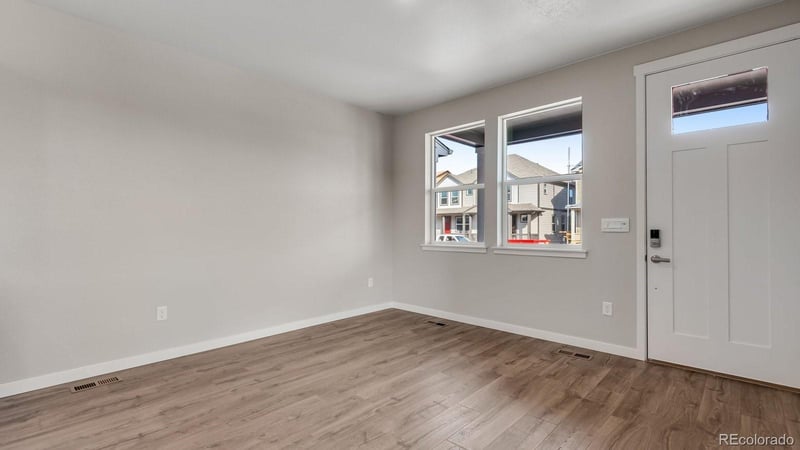 22234 6th Pl, Aurora, CO 80018