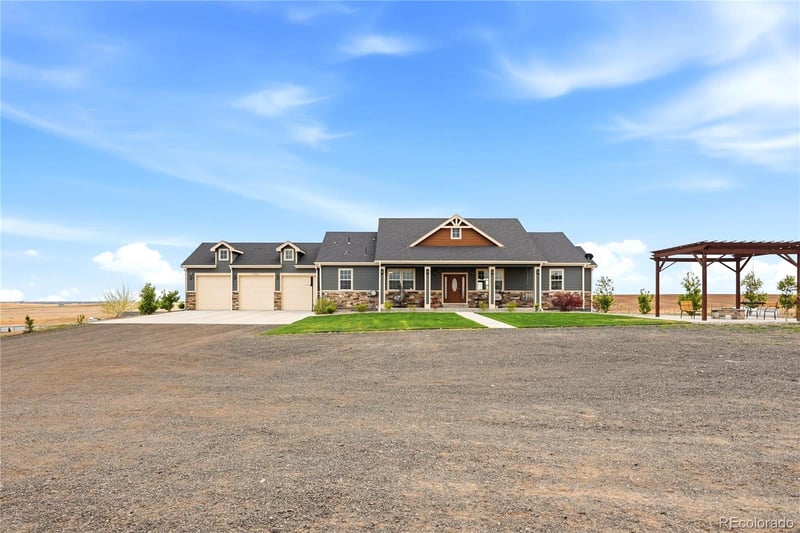 59601 56th Ave, Strasburg, CO 80136